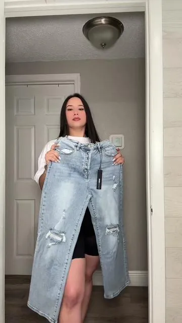 Este pantalón está súper lindo chicas! Enamorada de la calidad de la tela,Jeans piernas rectas azul claro #jeans #jeansoutfit #jeansforwomen #fhasion #tiktokshop @Fashion Nova 
