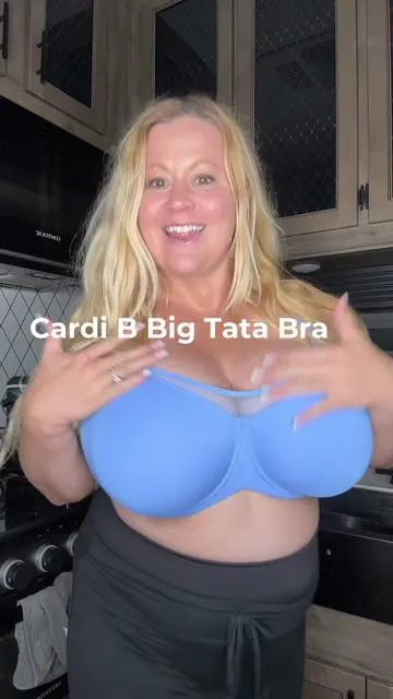 This is literally the bra Cardi B wears- and it’s on a Super Sale for Black Friday + Super Brand Day for just $24.99 with free shipping. The Hsia CoolComfort Bra keeps your skin feeling cool, gives full support from C to I cups, and actually separates your girls so there’s no boob sweat. Smooth coverage, no show-through, breathable material, and all-day comfort in the most gorgeous fit. Getting Cardi B’s favorite bra for under $25 is wild… grab it while the sale lasts. #tiktokshopblackfriday #hsiabra #superbrandday #cardibras #coolcomfortbra @Hsia-Bras 