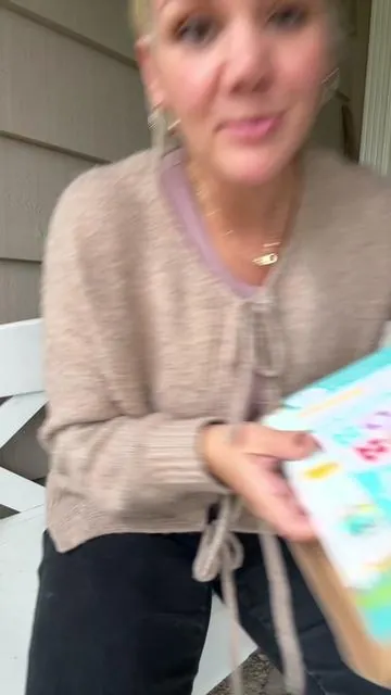 Busy book for toddlers and preschoolers 🧠✨ This 14-activity learning book keeps little ones entertained while teaching letters, numbers, shapes, colors, emotions, days of the week and more. Perfect for car rides, quiet time, homeschooling, or screen-free play. Such a great Christmas gift idea for ages 3–5! #BusyBook #ToddlerLearning #PreschoolActivities #tiktokshopcreatorpicks 