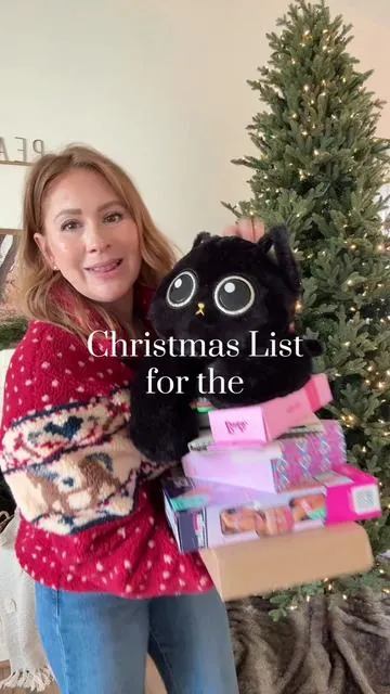All your Christmas shopping done for the little girls in your life 🎄🖤 #giftsforgirls #littlegirl #toysforkids #giftsforkids #christmasgiftguide 