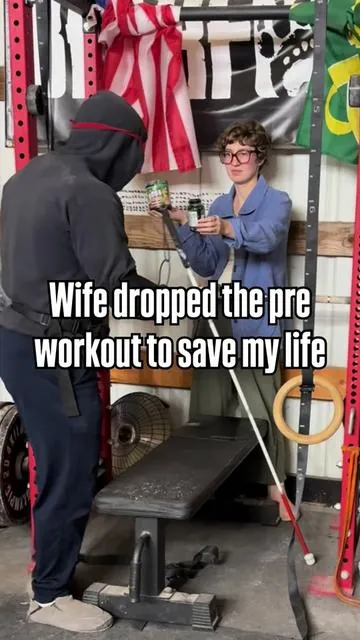 Day 17 of benching every day  Tried to hit a NASTY Larsen press PR of 390 lbs and ended up making my wife drop the pre workout to save my life 🦯😢 Code BLIND @Boostcamp App for programs @Psycho_Pharma for pre workout  #gym #gymmotivation 