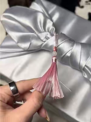 This hasn’t gone viral yet which means you’ll get the limited stock gift wrapping 🤩🎁 *This price is as of 11/17/25 and ends today. Always check the orange shopping cart for the most up-to-date pricing! #tiktokshopcreatorpicks #tiktokshopblackfriday #tiktokshopcybermonday #openyoursuperstory #superbranddaybfcm 