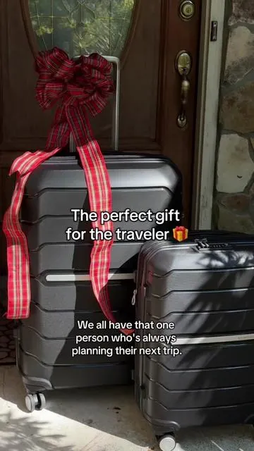 Because we all know that one person who always have a trip planned ✈️ 📸: @Sydnie Haag #samsonite #luggage #luggageset #holidaygifts #tiktokshop 