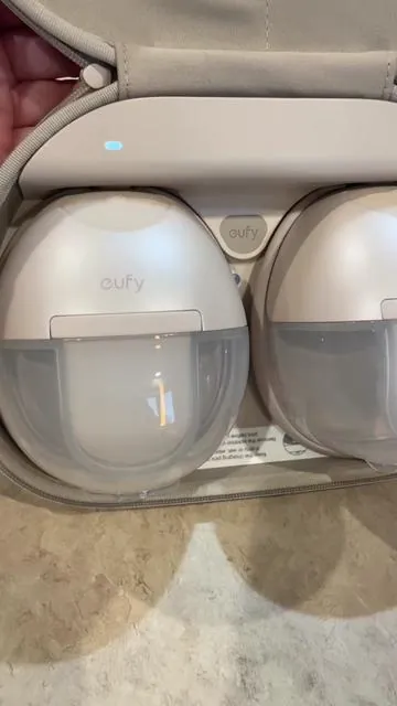 If you’ve been wanting this pump this is a great time to get it during their Black Friday sales! #eufys1pro #wearablepumps #pumping #pumpingmom #exclusivelypumping 