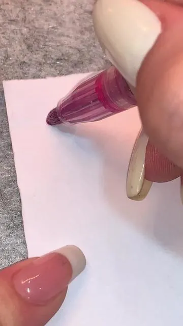 These outline markers are sooo beautiful!!!!! I hope your Christmas is as wonderful as you are 🎨🫟🥰 #markerart #tiktokshopblackfriday #fyp #coloringbook #relaxingasmr 