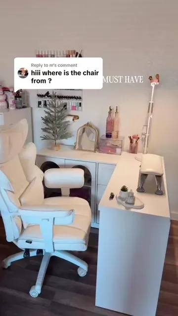 Replying to @m here you go babe 🫶🏼🤍 the best chair ever! And vanity ✨👌🏼 #nailtechsetup #beginnernailtech #makeupvanity #tiktokshopblackfriday #tiktokshopcreatorpicks 