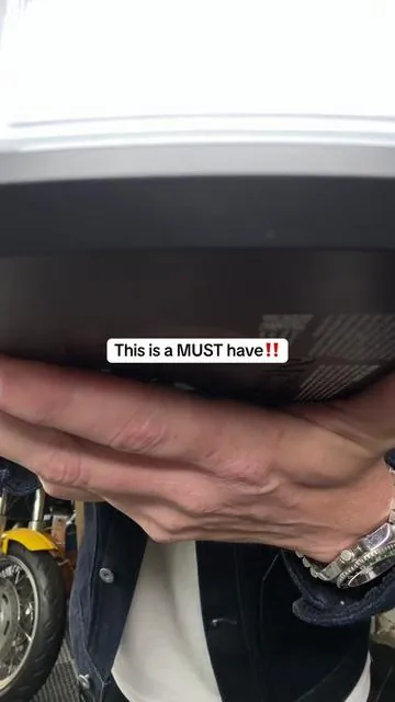 This thing is basically roadside insurance in your glovebox. Dead battery? Doesn’t matter. This jumps huge trucks, SUVs, even stubborn diesels — fast. If you don’t already keep one in your car… you’re braver than me. #tiktokshopblackfriday #TikTokShopHolidayHaul #tiktokshopcybermonday #tiktokshopfalldealsforyou #superbranddaybfcm 