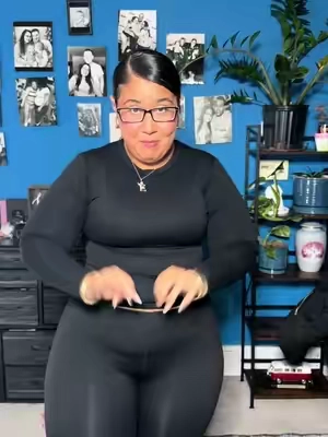 BABYYYYYYYY COMPRESSION AND SLICKKKKKK I sure ran to the gym after this video! #tiktokshopcreatorpicks #tiktokshopblackfriday #twopieceset #athleisurewear #womensfashion 