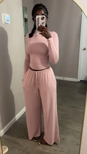 Every girl loves a pink set🎀. #foryou #sharichavonne #fashiontiktok #tiktokshop #fallfashion 