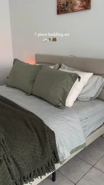 Este set de cama literalmente me cambió el cuarto completo 🤍 El color olive green se ve tan elegante y la tela es súper suavecita. Trae TODO: comforter, sábanas, fundas… siete piezas completas 🛏️✨ Si el link aparece arriba de mi nombre, es porque todavía está disponible 💚🍃#tiktokshopcreatorpicks #tiktokshopblackfriday #tiktokshopcybermonday #homedecor #beddingsets  @𝐋𝐈𝐃𝐈𝐀 🦢 