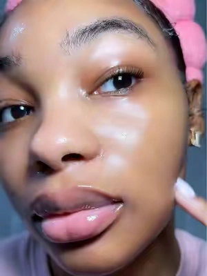 Get the ultimate skincare routine to have invisible PORES for up to 70% off during BFCM ✨🎀 @SKIN1004 US AD #SKIN1004 #tiktokshopcreatorpicks #bfcm #koreanskincare #centella 