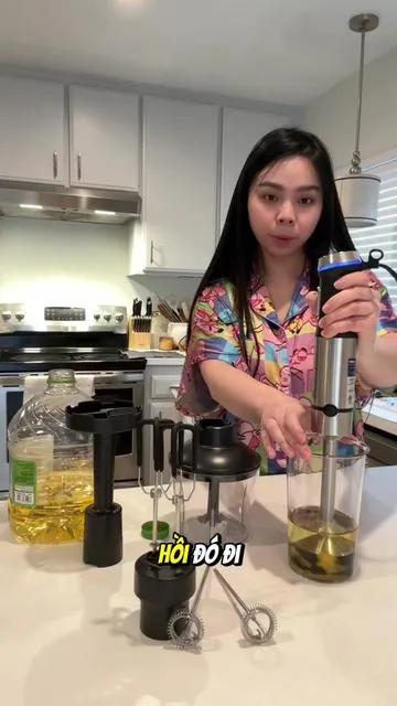 Bà làm muốn làm bơ cho bánh bông lan trứng muối thì mấy bà thêm tí xíu mật ong nha, ngon bá cháyy luôn í #TikTokShopBlackFriday #TikTokShopCyberMonday #TTSBeautyBesties #nguoivietomy #nguoivietomy🇺🇸 