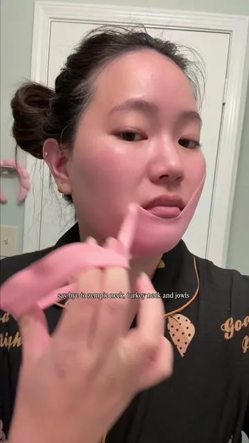 Say 👋 to zempic neck, jowls and turkey neck 😎 #tiktokshopblackfriday #tiktokshopcreatorpicks #roundlab #doublechin #tiktokshopcybermonday @ROUND LAB 