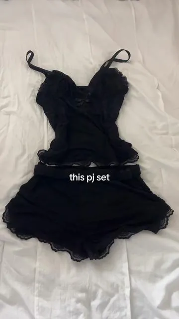 so cuteeee i love wearing this #fyp #pjset #pajamas #pj #viral 