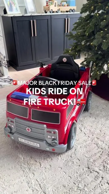 HOW COOL! This is the perfect gift for your truck loving kids!🚒🎄 #kidsgifts #rideoncar #firetruck #christmasgiftideas #kidstoys 