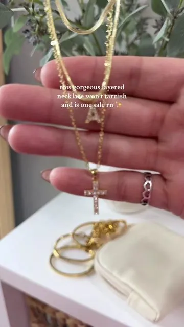 Golden, shiny, and giving main character energy Run, don't walk #fyp #tiktokshopblackfriday #layerednecklace #necklace #tiktokshopcybermonday