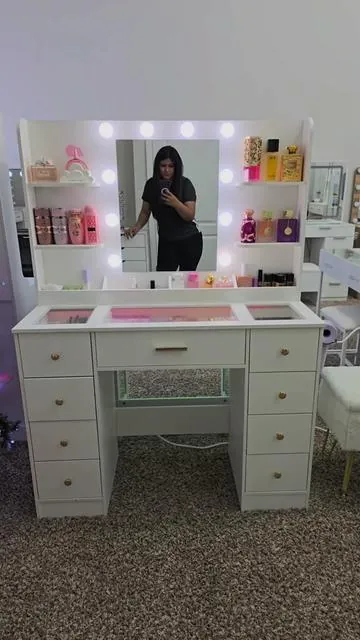 #vanity #makeupvanity #tiktokshopcybermonday #tiktokshopblackfriday #tiktokshopcreatorpicks 