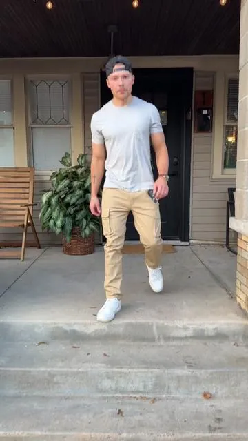 These men’s cargos come in a pack of three.. check out this deal before it sells out again!!  #mensfashion #tiktokshopcreatorpicks #tiktokshopblackfriday #tiktokshopcybermonday #giftsforhim 