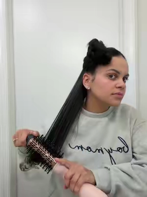 Go grab that coupon girl. I have the 75mm one. #langehair #langebrushdryer 