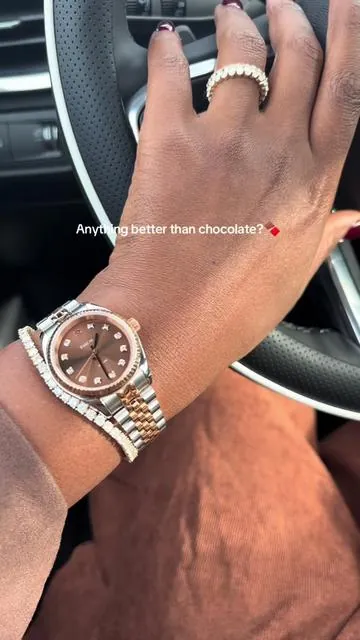 Nothing is better than chocolate 🍫 #pascal #watch #chocolate #jewelry #christmasgiftideas 