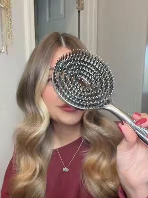The hair brush of your dreams! ✨ #hairbrush #hair #hairtok #detangler #tiktokshopblackfriday @HALOVIDA 