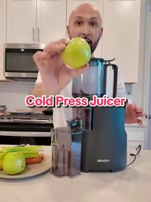 This Cold Press Juicer Machine handles carrots, apples, ginger, celery and lemon like a pro @Euhomy_US #euhomy #coldpressedjuice #juicermachine #slowjuicer #kitchenessentials 