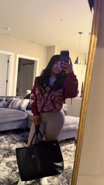 This is now my airport jacket 😍😍I love it down!! #fypage #fyp #contentcreator #fypシ゚viral #24hourtrip #viral #tiktokshop #tiktokmademebuyit #prettygirl #winterfashion #girladvice #newfinds #jacket #saintjacket #viraljacket #tiktokdind #streetwear #oversizedjacket 