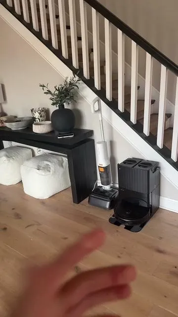 The only robot vacuum i would ever buy again 😮‍💨✅🤷🏼‍♂️ #roborockvacuum #blackfridaysales #tiktokshopblackfridaysale #robotvacuumcleaner #robotvacuumandmopcombo 