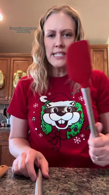 It’s great for non-stick & comes in 10 diff colors! Great for Christmas gifts!🎅🏼  #spoontula #kitchengadgets #giftidea #tiktokshopblackfriday #badiano 