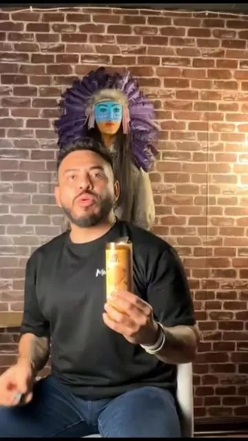 Cuando una vela de miel se revienta… no es casualidad. Es señal de que algo se estaba moviendo fuerte. Aquí te explico por qué y cómo limpiarlo. La vela de miel está disponible en mi TikTok Shop. #bestseller #fypシ #tiktokblackfriday #lilith #tiktokseller 