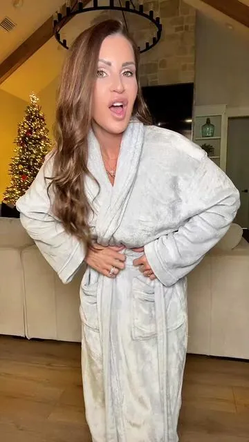 #bathrobe #robe #fallfashion  #tiktokshopblackfriday #tiktokshopcybermonday @PAVILIA 
