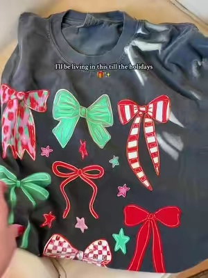 The Cutest Christmas Bows Comfort Colors Tee!! 🎁 #ComfortColors #ChristmasShirt #FashionDeals #WomensFashion #ChristmasTee 