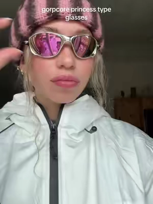 LOVEEE THE PINK #sunglasses #gorpcorefashion #wlw #pink 