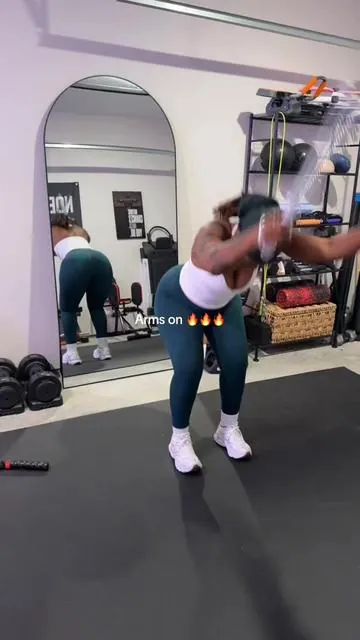 This will have your arms TONED 🔥🔥🔥 #tiktokshopblackfridaysale #tiktokshopcreatorpicks #tiktokshopcybermonday #healthandwellnessdeals #battlerope 