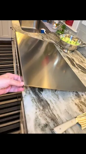 The size and quality of this stainless steel cutting board was so surprising for the price. #stainlesssteelcuttingboard #stainlesssteel #cleankitchen #kitchenupgrade #tiktokshopblackfriday 