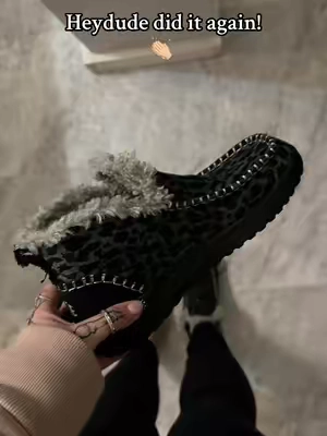 Heydude did it again!! 😮‍💨👏🏼 @HeyDude  They just brought back their well loved Denny Boots for all us girlies in a leopard colorway!? OKAY #heydudeshoes  #heydudeboots  #ankleboots  #womenshoes  #boots 