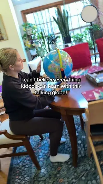 I can’t get over how cool this talking globe is! The amount of facts this talking globe has is mind blowing! #learningtoys #educationaltoys #toys #globe #toy @Educational Insights 