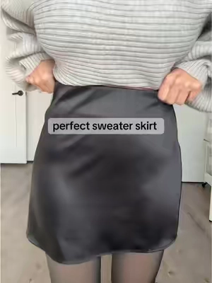 FREE SHIP - Satin Skirt - 5'0" - 125lbs 34DD 25 waist 41 Hip Size Small #satinskirt #miniskirt #shortskirt #sweaterstyle #sweateroutfit