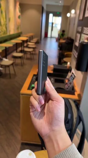 It’s basically a portable 3in1 charging station #powerbank #wirelesscharger #magnetic #magsafe #airpods #3in1charger 