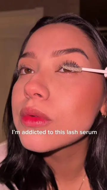Addicted 🤭 #lashes #lashserum #eyelashgrowth #fyp #viral 