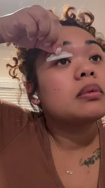 Before vs. After: The results are real. Stunned by this natural lift! Beginner-friendly and dermatologist-approved. So safe, so good. This is coming from someone who get contact dermatitis from a lot of lash lifts. I give this a 8.5/10  #lashlift #lashtint #beauty #makeuphack #review 