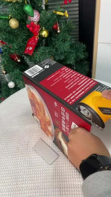 Dude finally a way to get rid of these!lol#zeleki #electricscissors #trashday #blackfriday #carboardcutting 