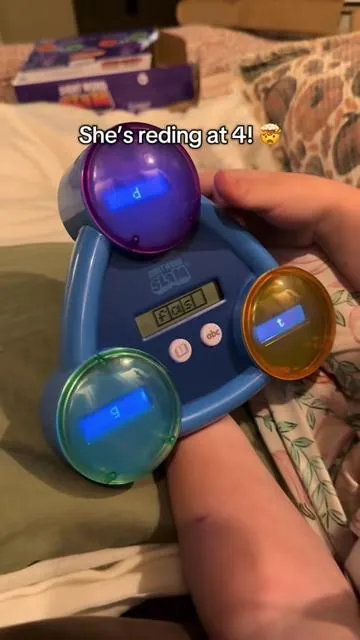 I can’t believe this!! She’s learning to read from this game! 