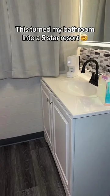 Are you kidding me with this ?!? 🤯 a sanitary hot towel for my face every night ok yes please! #facetowels #skincare #bathroomupgrade #luxuryliving #tiktokshopcreatorpicks 