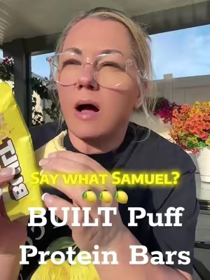 🚨 It’s back… but probably not for long! 🚨 The Lemon Meringue Pie BUILT Puff is here, and if you missed out last time (when it sold out in just a few hours 😳), consider this your second chance! 🍋🥧 Fluffy, sweet, and bursting with zesty lemon flavor, this protein-packed treat has 16g of protein and only 140 calories. Basically, it’s dessert disguised as a protein bar. 😍 Stock up NOW before it’s gone (again). Trust me, you don’t want to wait on this one! 💛 @BUILT.BAR #proteinbar #proteinsnack #builtpuffproteinbar #builtbars #lemonmeringuepuffproteinbars 