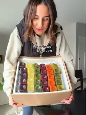 5 day juice cleanse to reset digestion, boost immune system and decrease inflammation #juicecleansedetox #juicedetox #immunesystem #tiktokshopcreatorpicks #juicingforhealth 
