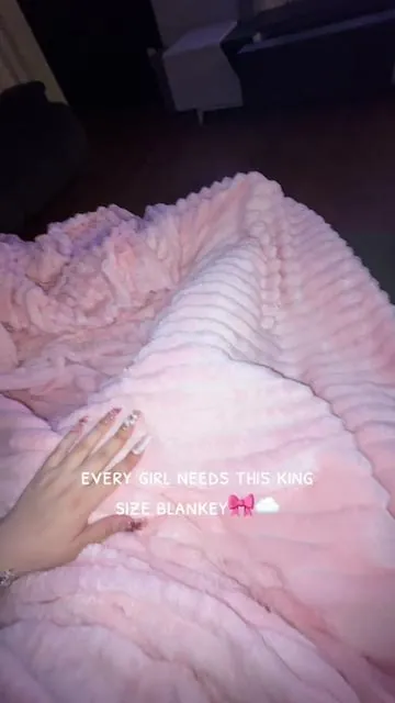 love her 🥰🎀 so soft and warm!  @BEDELITE HOME  #pinkblanket #pink #girlythings #bedroomdecor #christmasgiftideas 