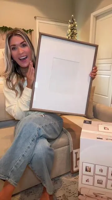 Beautiful gallery wall picture frames! I got the natural color.  #gallerywall #pictureframe #homedecor #homefinds  #TikTokShopCreatorPicks 