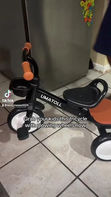 I’m not gone lie, I’m in love with the glowing wheels!😍 #tricycle #kidstoys #giftforkids #fyp #trending 
