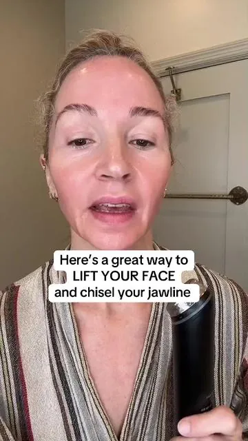 This is one of my go to devices for lifting and draining my face. This is a great anti-aging device. And you can use it everyday or a few days a week for maintenance. It’s called @medicube global Age-R Booster Pro! #antiaging #matureskin #microcurrent #glassskin #creatorsearchinsights 